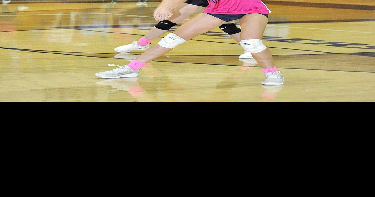 Whitney Guth dig Volleyball