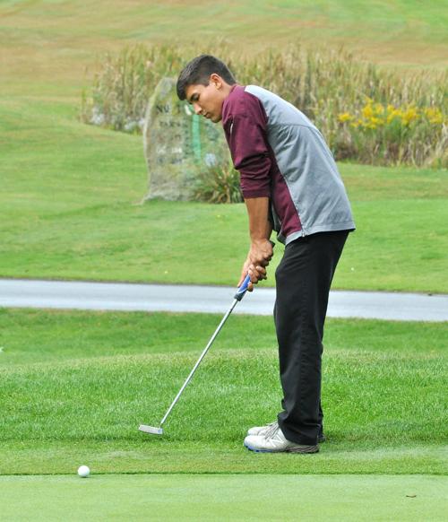 Wil Uberti putting No. 9
