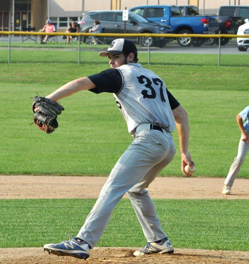 Hunter Geer pitching
