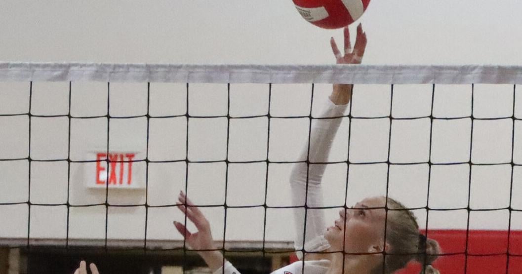 Lady Bulldogs drop first game, swept by Franklin