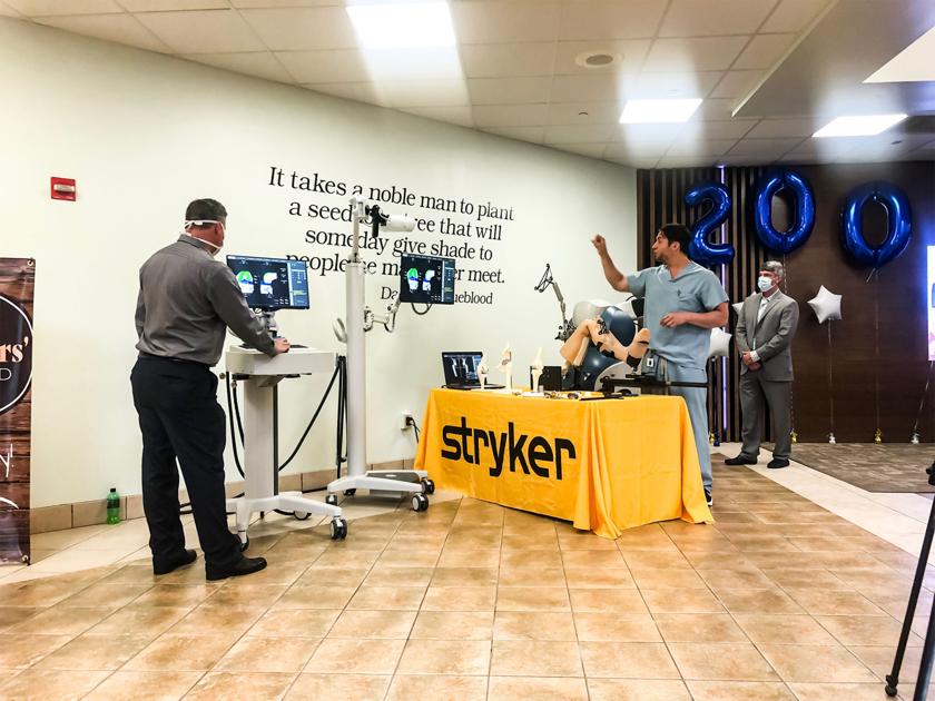 Penn Highlands Celebrates 200th Mako Robotic Joint Replacement Surgery | News Penn Highlands Celebrates 200th Mako Robotic Joint Replacement Surgery | News