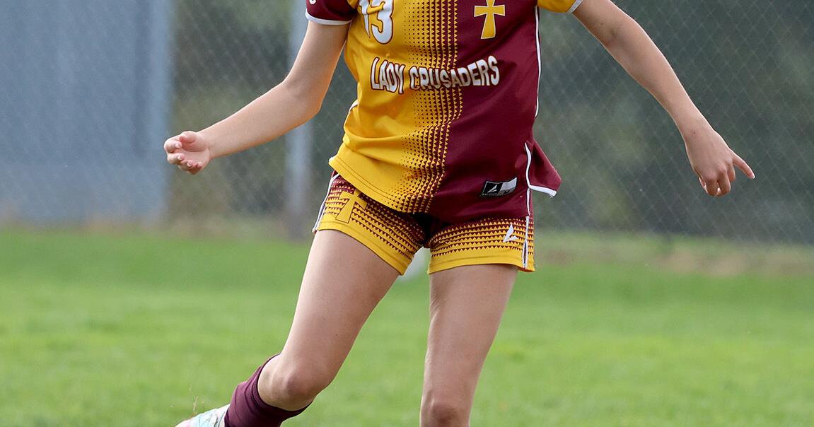 Anna Lanzel Midfield