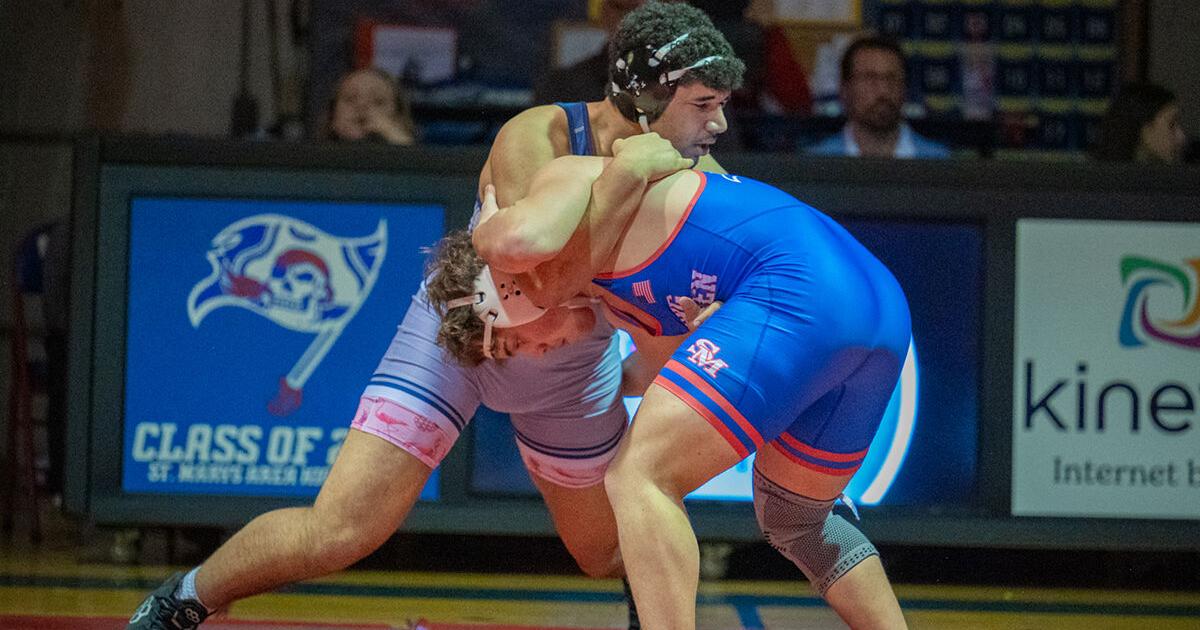 Raiders 14th at Elmira; Naronha's debut sinks Dutch