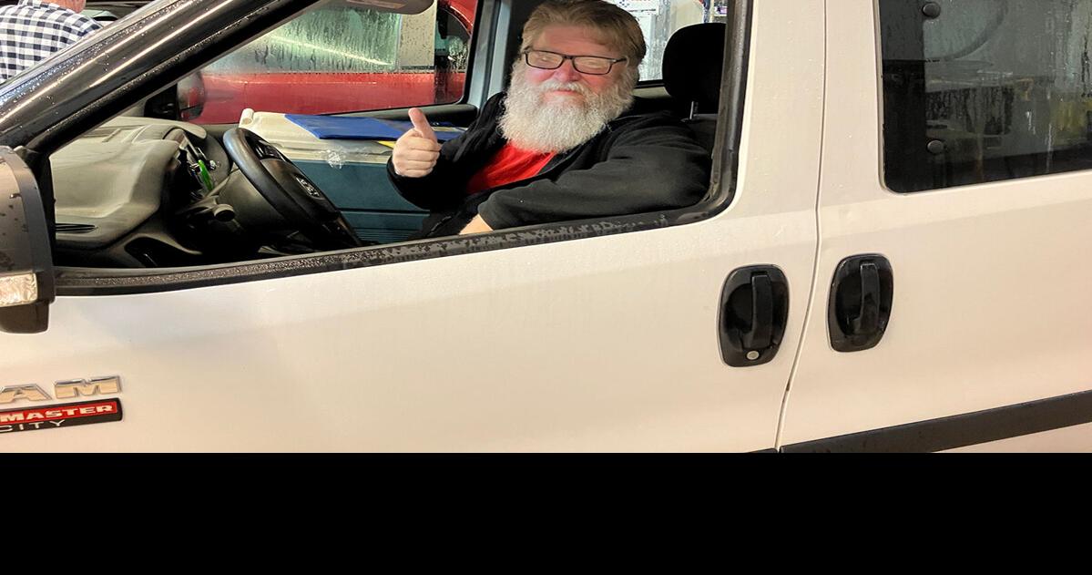 Meals on Wheels driver extinguishes fire, saves home near Mahaffey