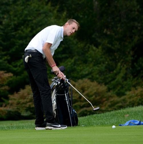20180920-ce-sp ECC Schneider 18th putt 2