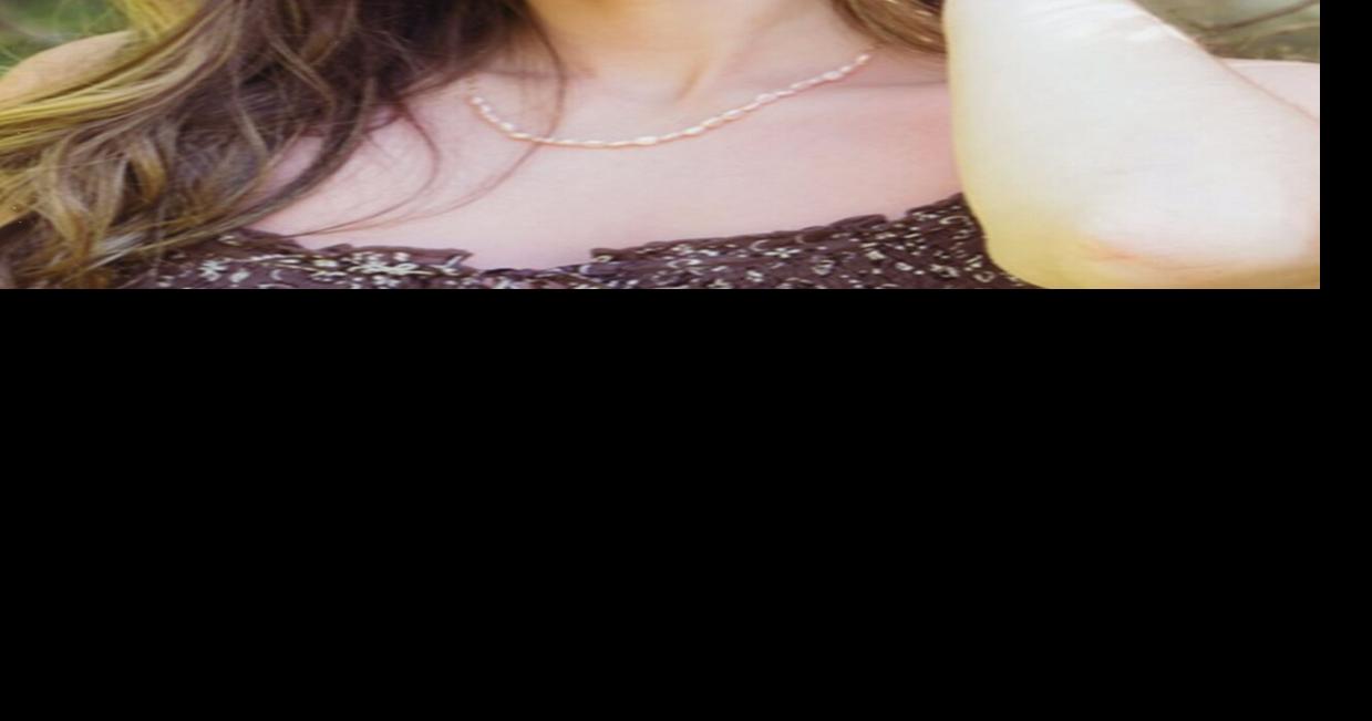 Reynolds representing DuBois as queen candidate at state Laurel Festival