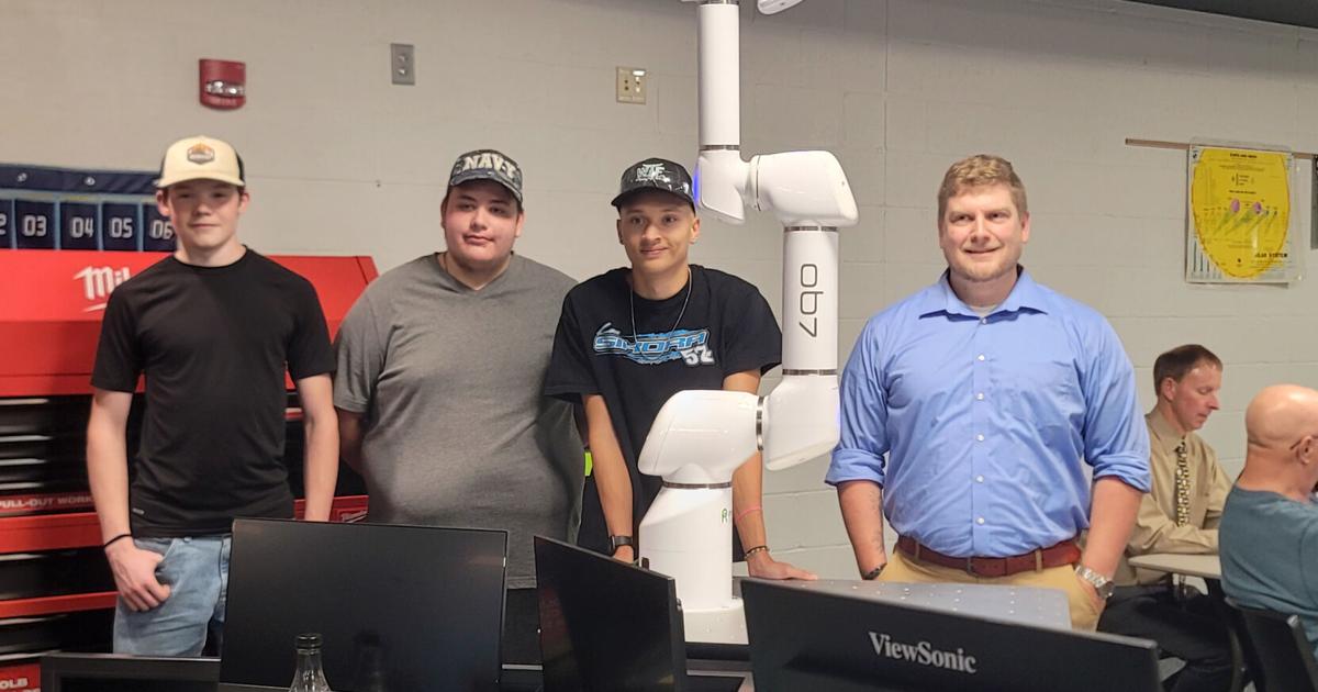 Jeff Tech committee meets in Engineering shop for September | News ...