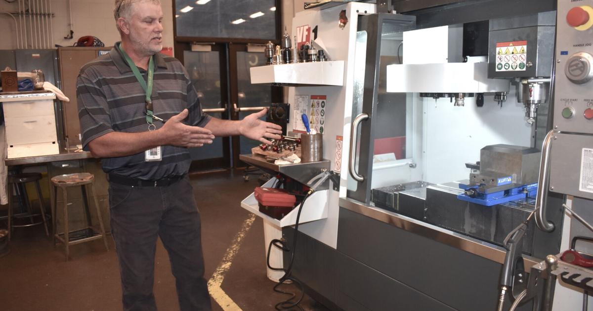 Jeff Tech JOC members learn about machine shop projects | News ...