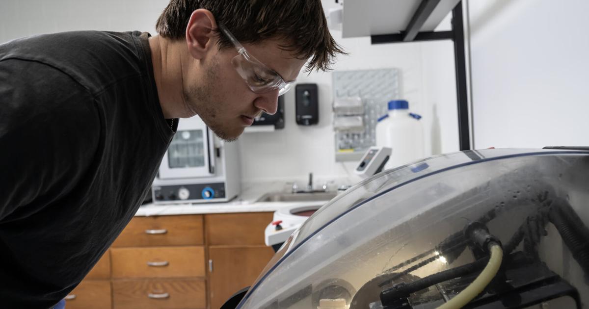 Pitt Basic Science Lab Pitt-Bradford lab gives science students room to dig in | Lifestyle ...