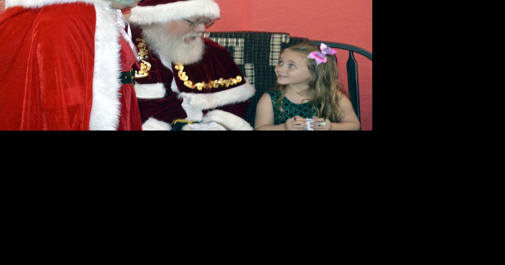 Summerville's holiday spirit shines bright for lightup night