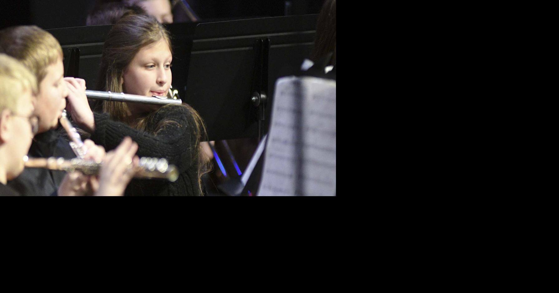 FR flautist | Feature Photos | thecr.com