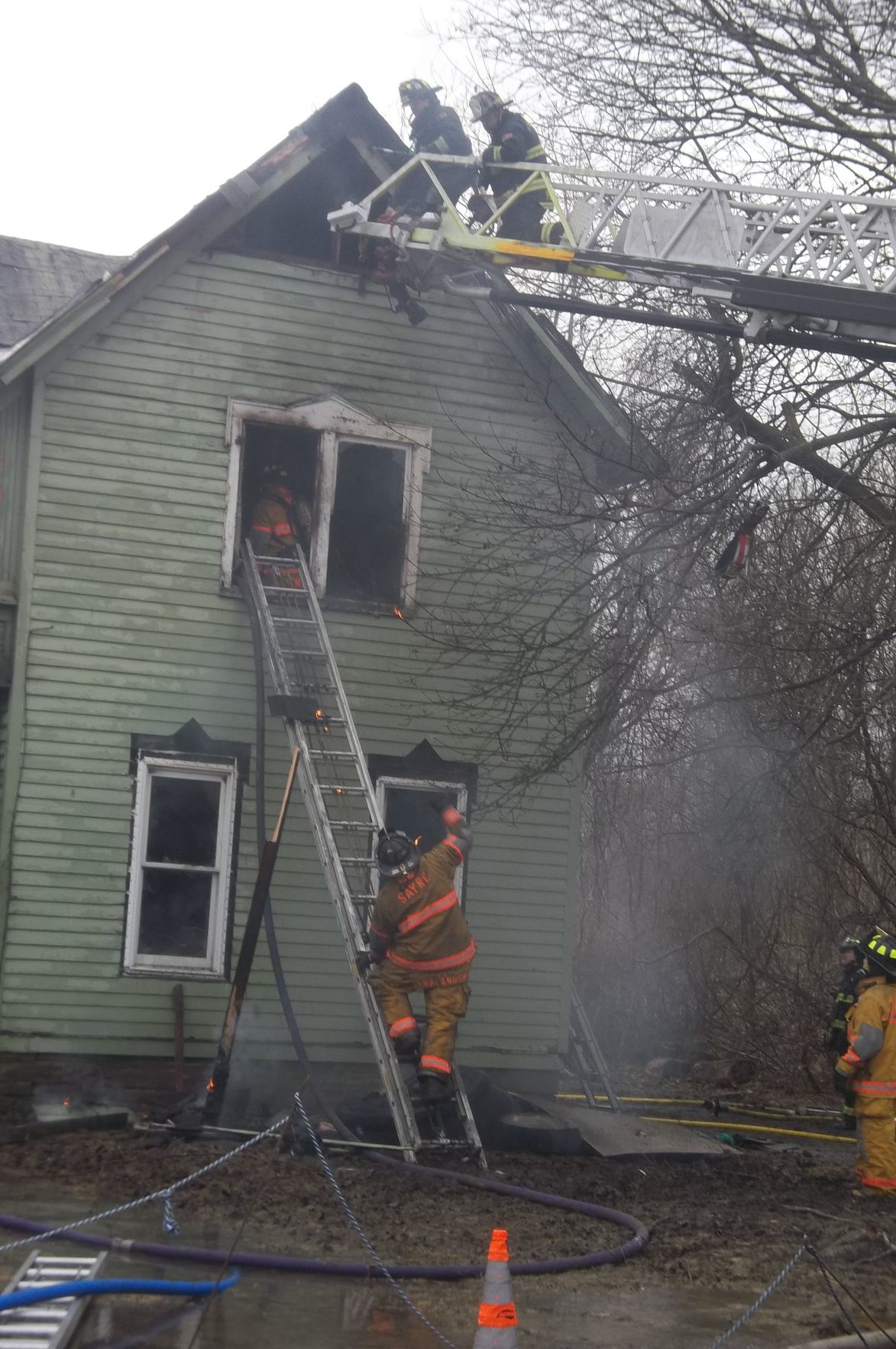 Fire destroys Waverly home Local/Regional