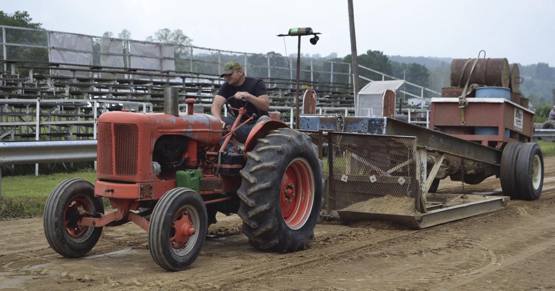 Antiques machines on display at tractor show - Vimarsana News