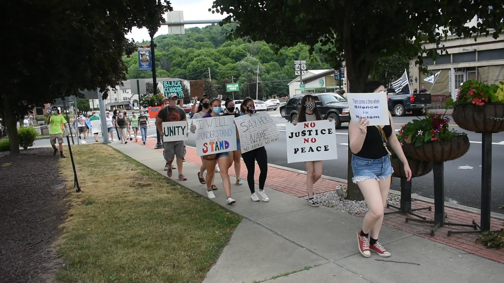 Troy Demonstrates For Unity And Racial Justice Thedailyreview Com