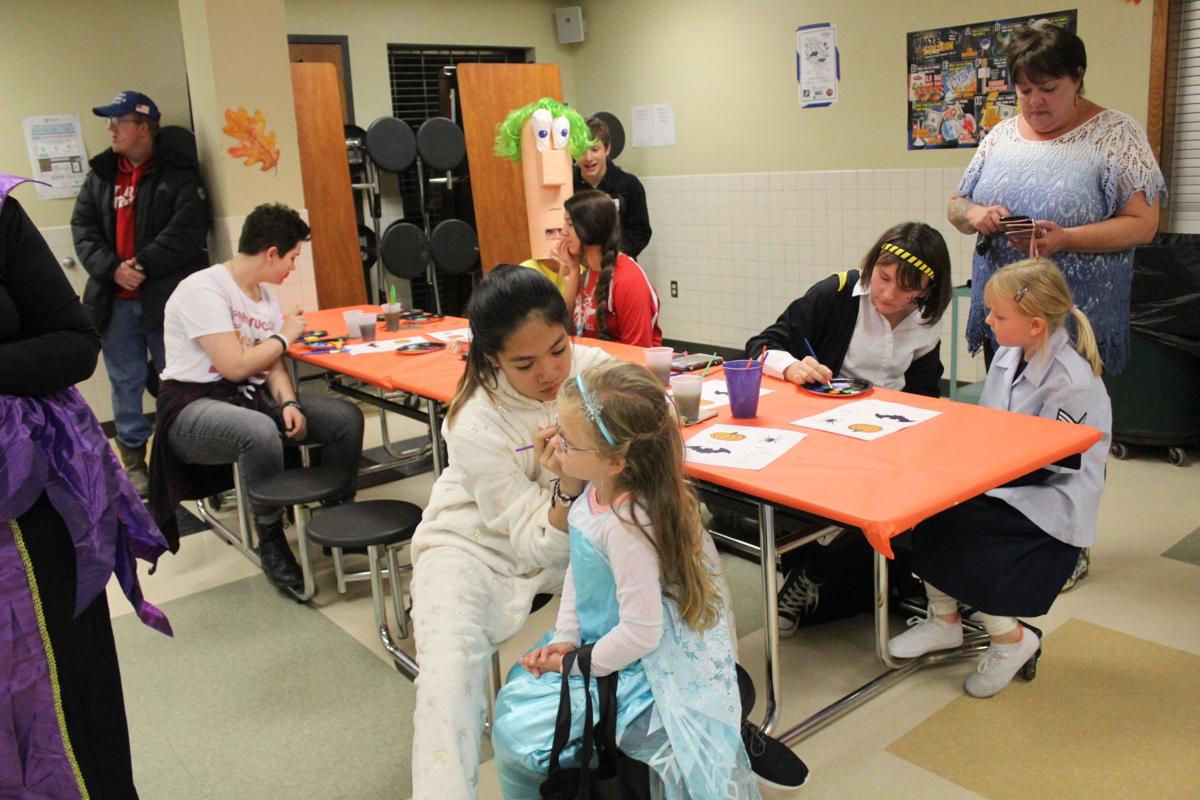 Troy Junior Student Council continues Safe Trick or Treat Local