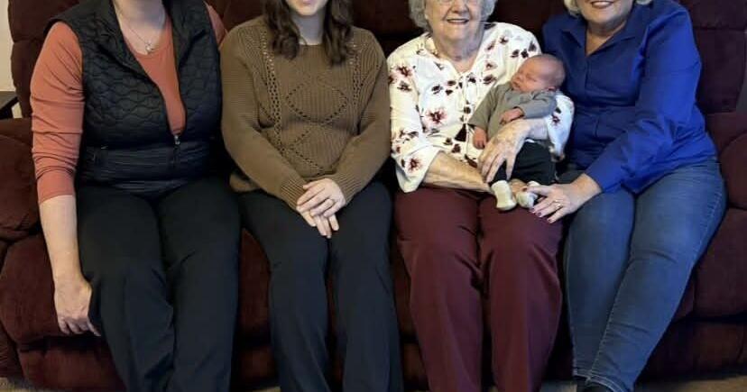 Five generations of Warren Center family gather Local/Regional