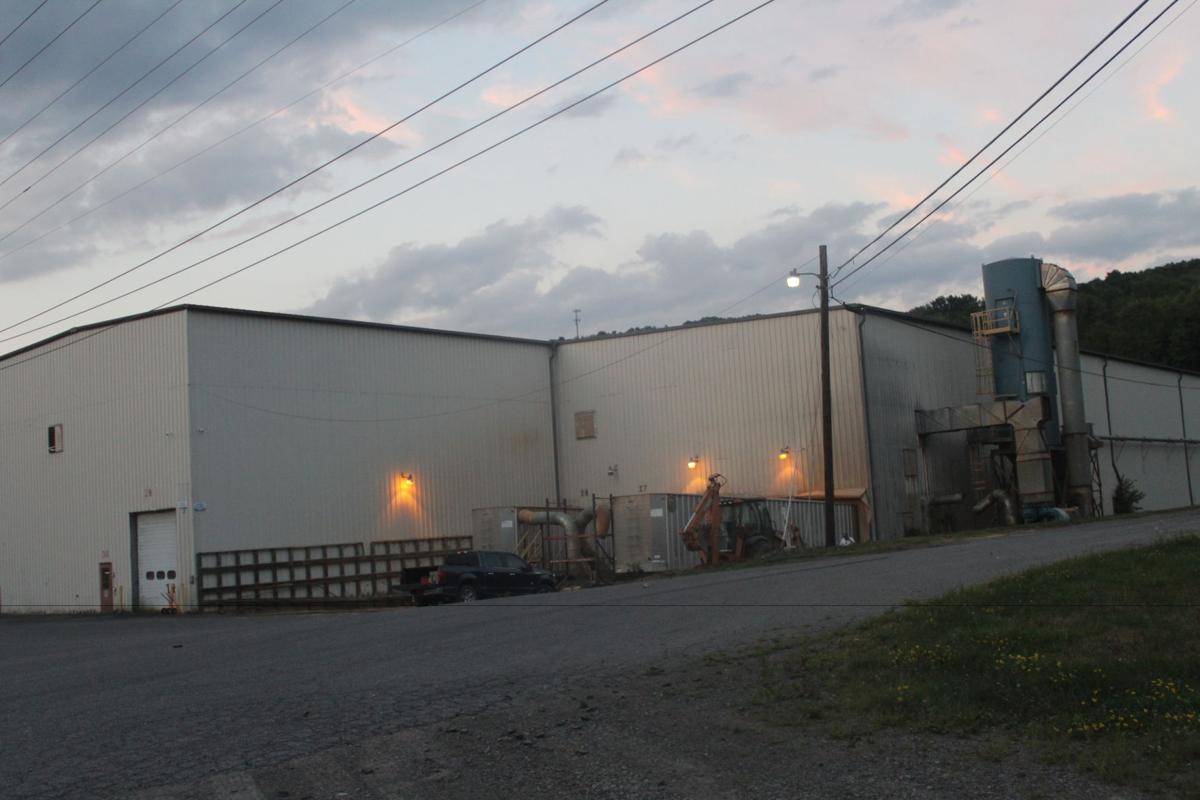 Barefoot Flooring Fire Quickly Quenched Local Regional Thedailyreview Com