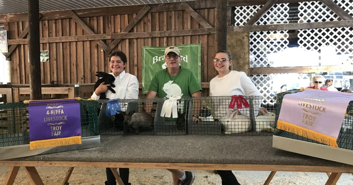 4-H/FFA market rabbit show champions | Local/Regional | thedailyreview.com