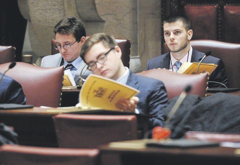 Hartwick students get taste of politics on Senate staffs