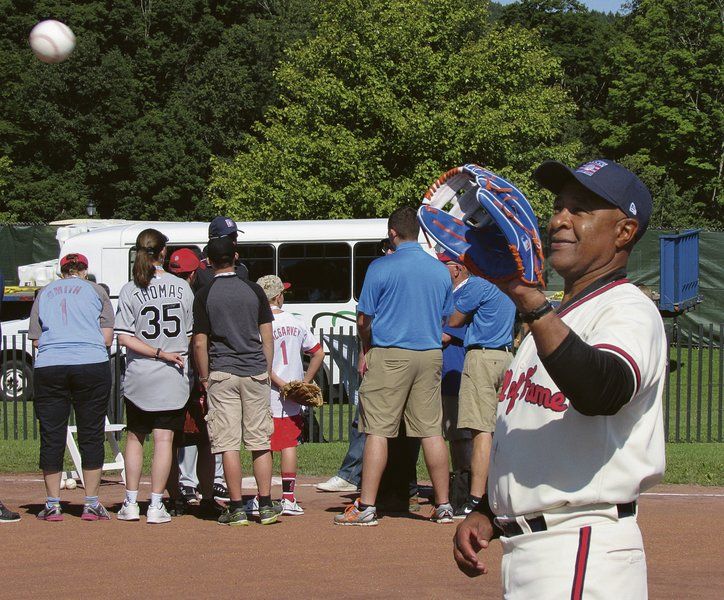 Ozzie Smith Sharing Fielding Tips 