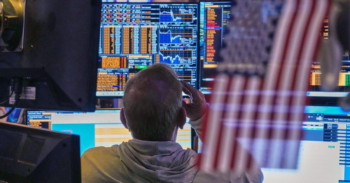 US stocks drift as oil falls and Wall Street waits for SpaceX's debut