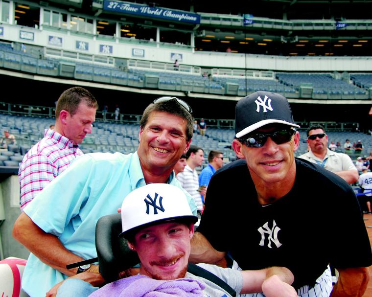 Yankees Hope Week Helping Others Persevere And Excel Shirt - Trendingnowe