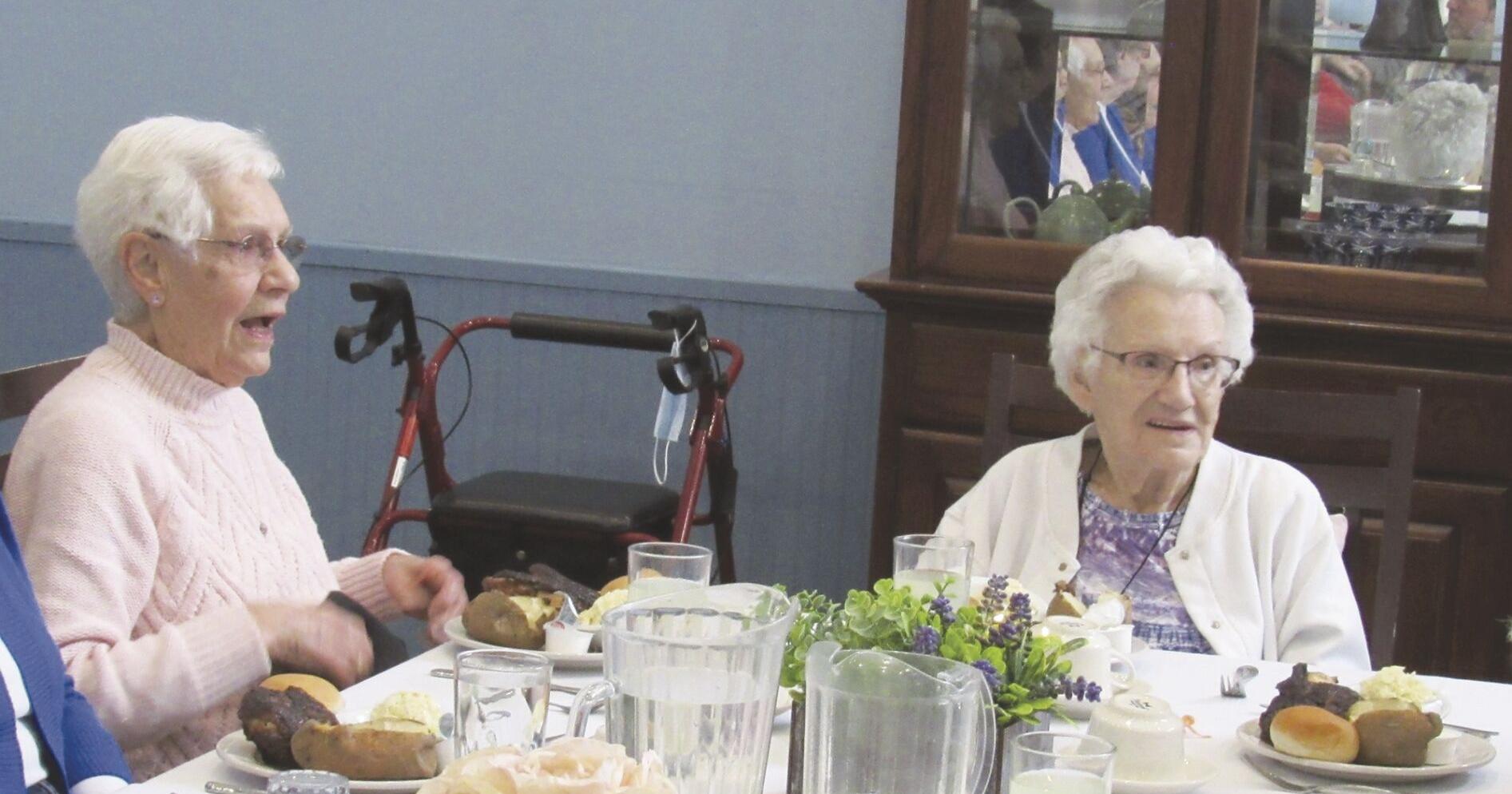 Nursing home treats resident's family, friends to barbecue lunch - Vimarsana News