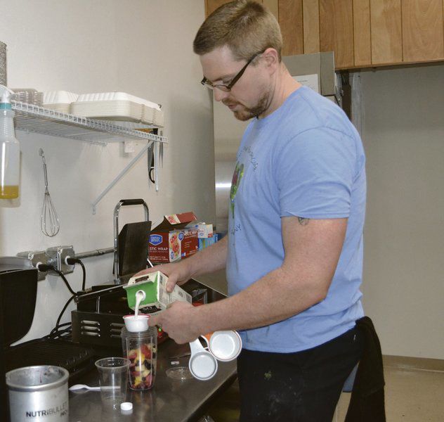 Clinton Plaza smoothie bar offers fast, healthy food