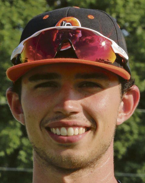 Outlaws undone by Stallions' eighth-inning rally