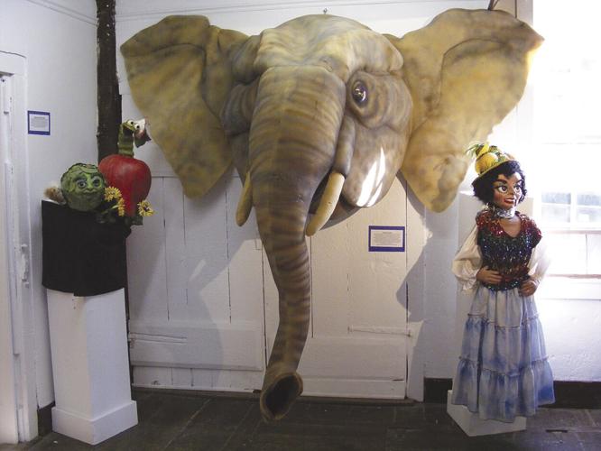 Puppet Show Rabbit Elephant Lifestyle: Puppet theater reaches a niche, but lively audience | News ...
