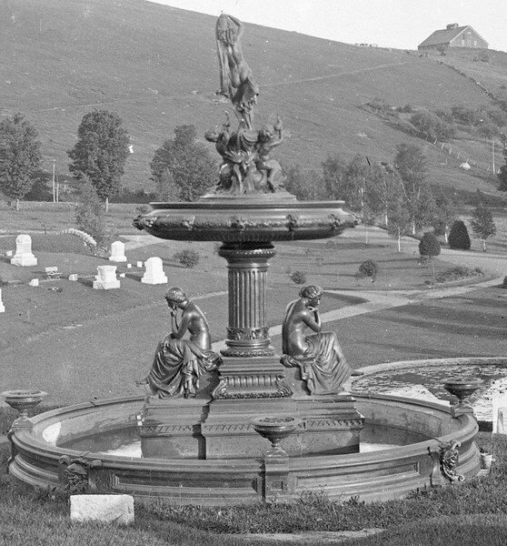 Group aims to refurbish Franklin fountainÂ