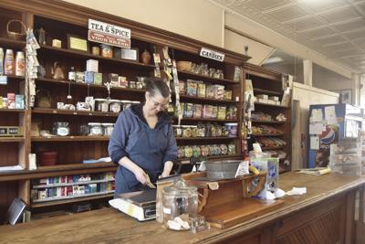 Chambers of commerce: Support virus-hit businesses