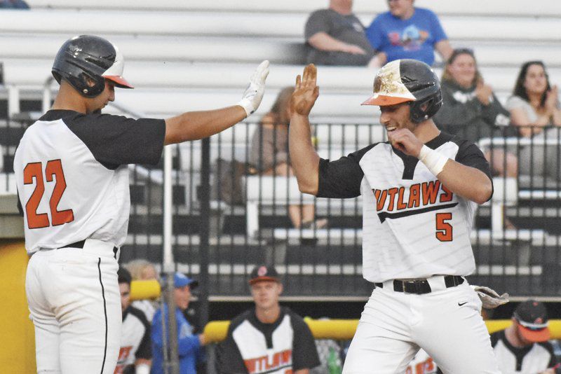For Outlaws, a new challenge arises