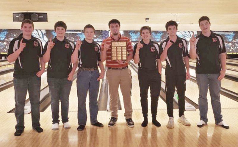 Coop bowling wins CSC championship