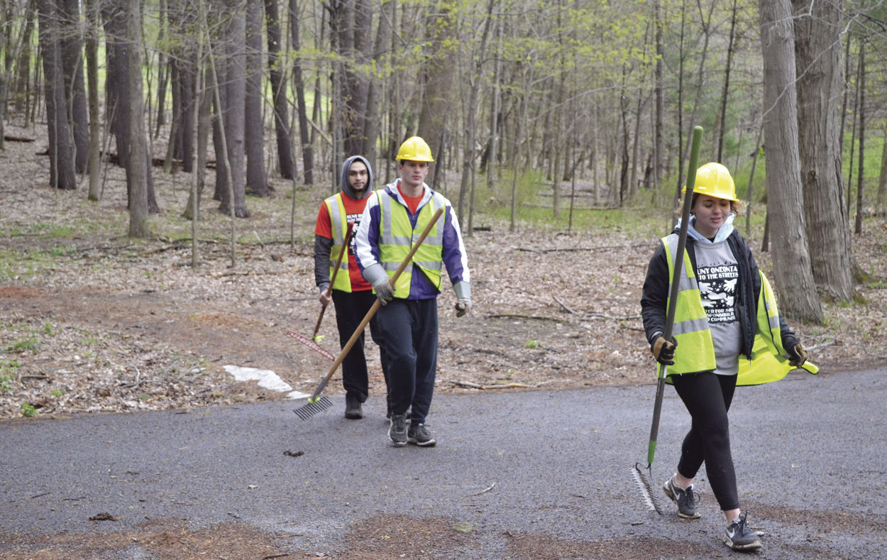 Students blaze new nature trail in Oneonta Local News thedailystar photo
