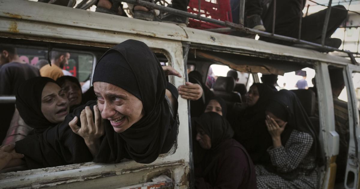 Photos show Palestinian suffering as Israeli troops push deeper into central Gaza