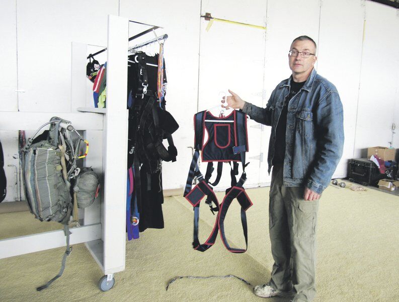 Skydiving business moves into Norwich airport | Local News