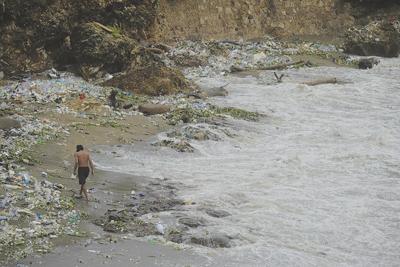 At least 1 dead as Tropical Storm Franklin batters Dominican Republic ...