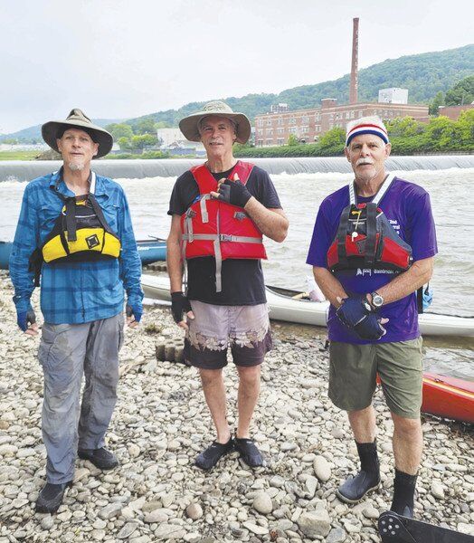 Family trio kayaks from Cooperstown to Chesapeake Bay