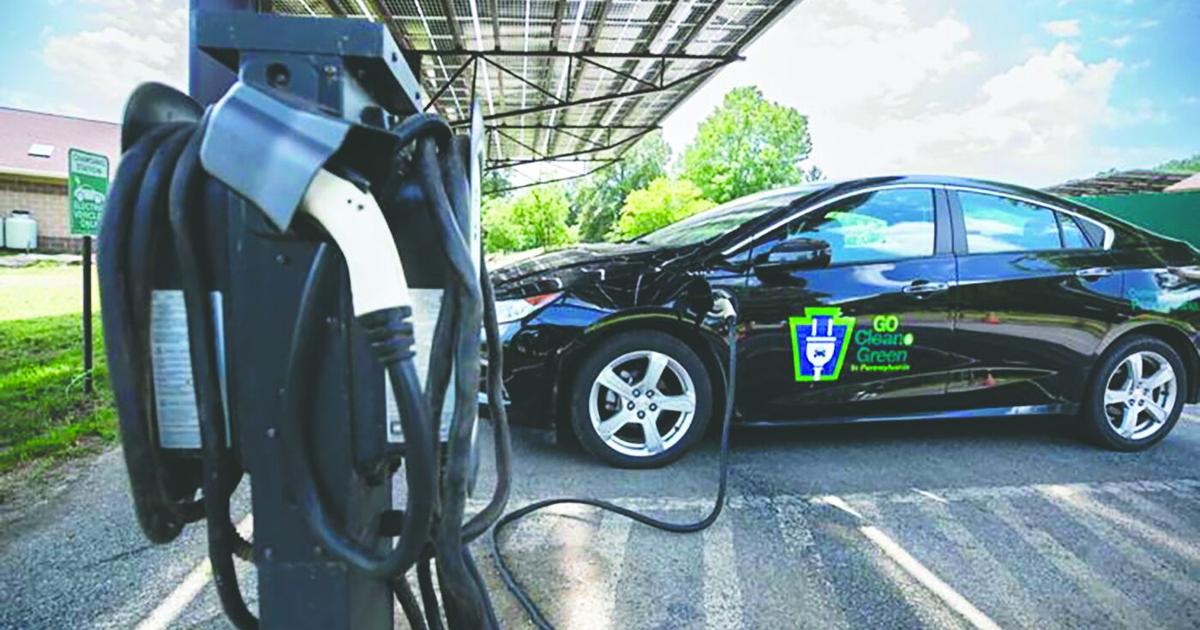 us-energy-production-surges-but-renewable-policy-shifts-spark-concern