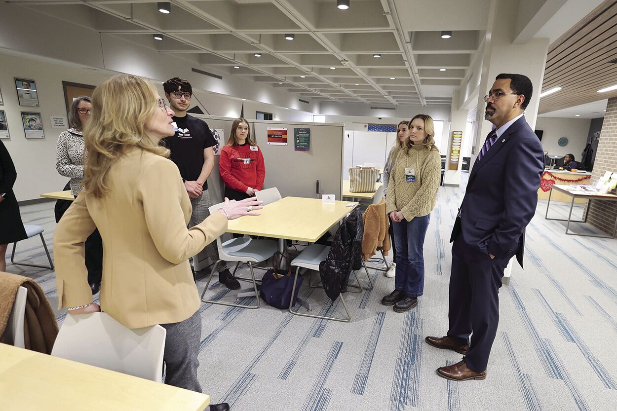 SUNY chancellor visits Oneonta campus | News | thedailystar.com