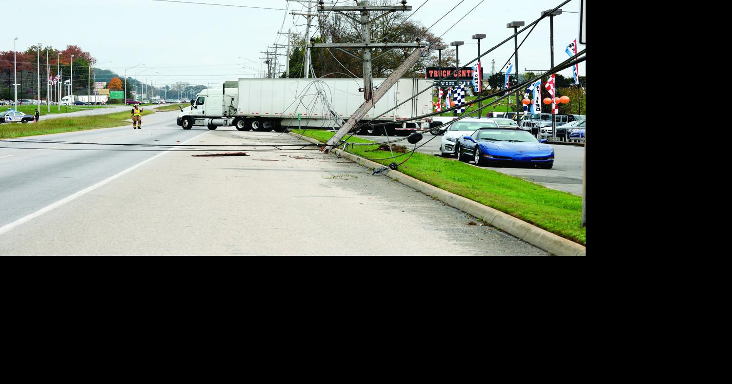 Downed power lines close Alcoa Highway for hours News