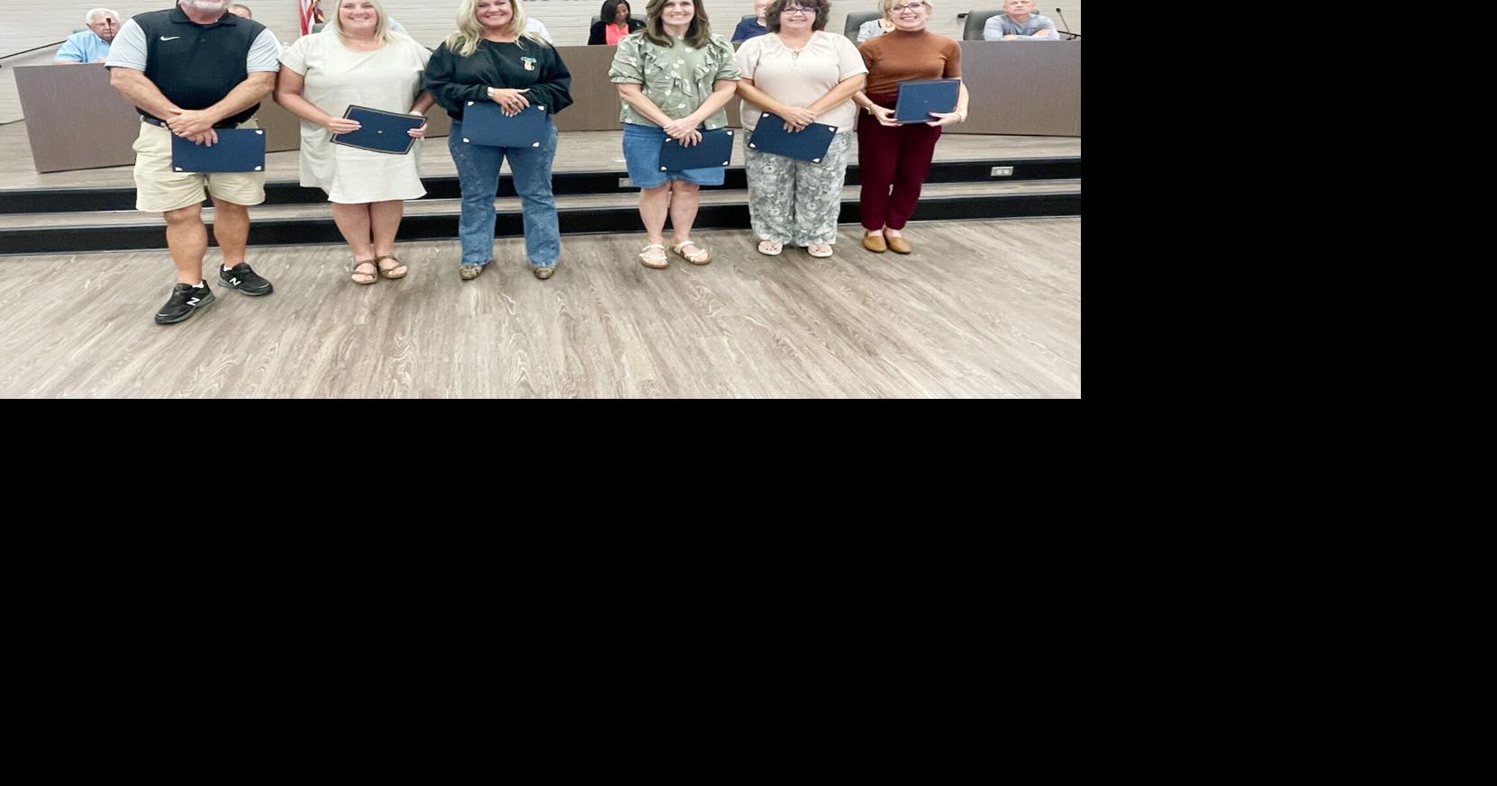 William Blount High School senior asks Blount school board to revise