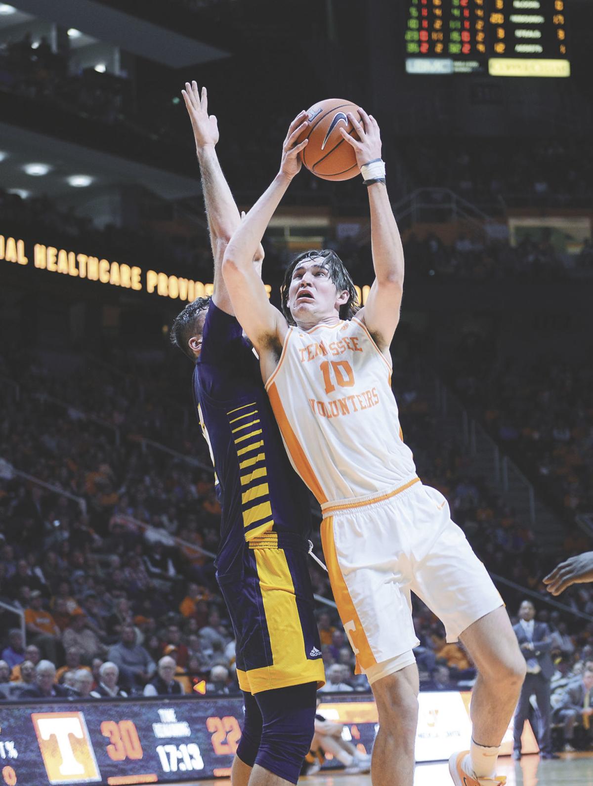 Defense Carries Vols To Low Scoring Victory Over Chattanooga