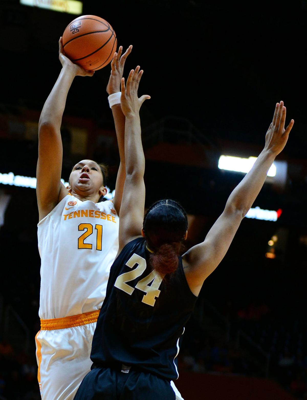 Mercedes Russell S Career Day Surges Lady Vols Past Vandy Sports Thedailytimes Com