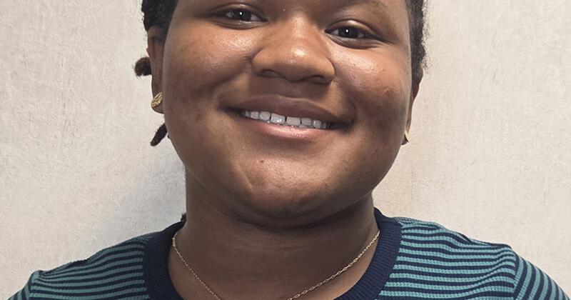 AHS: Seniors looking ahead with college applications
