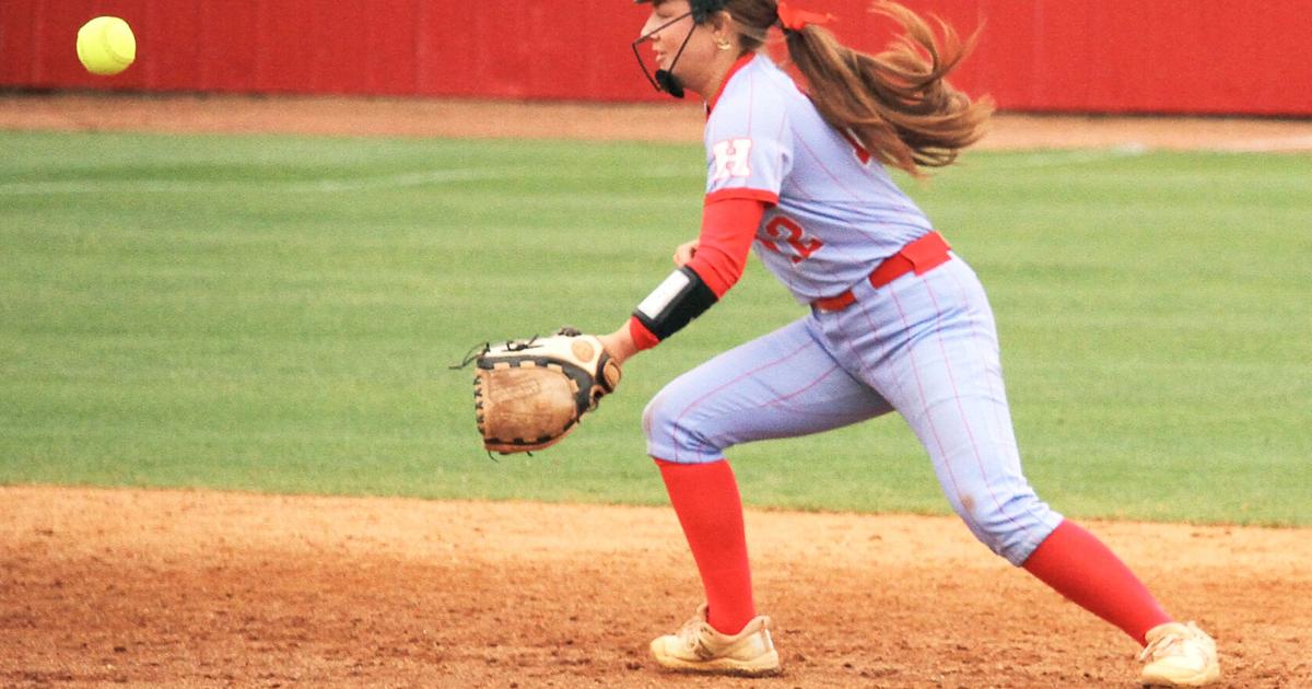 Softball With Roots Heritage softball bounces back to down Farragut in triple play finale ...