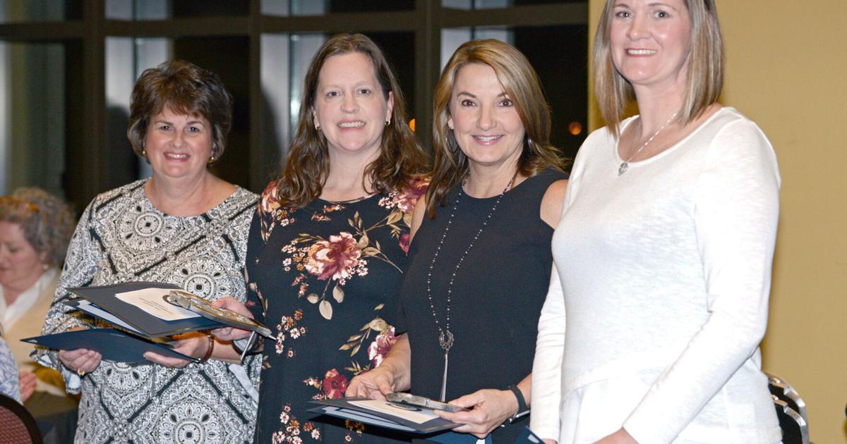 Jennifer Graves, Lindsay Collett, Valerie Matlock and Holly Morgan ...