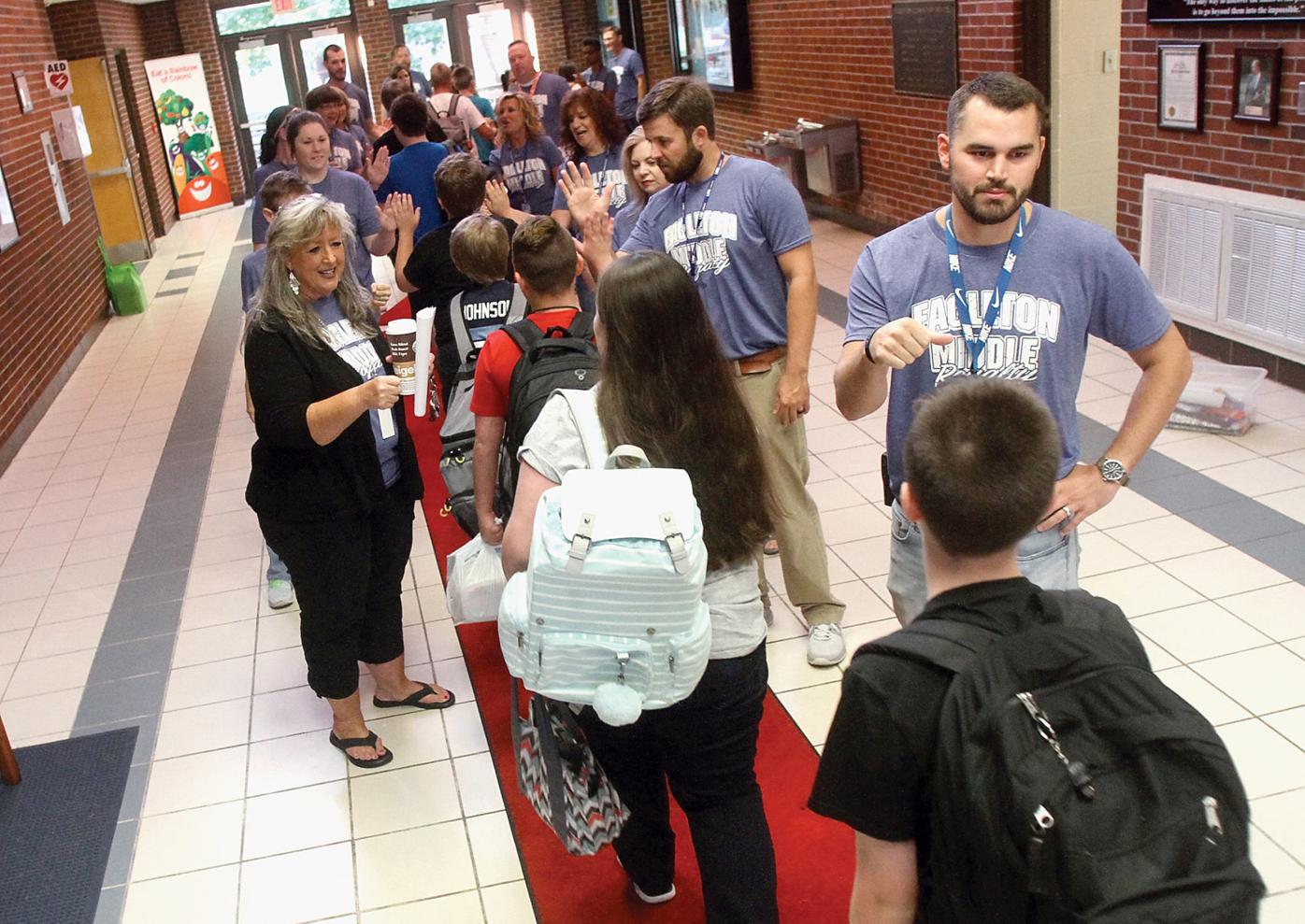 Eagleton Middle School rolls out the red carpet to Royals on