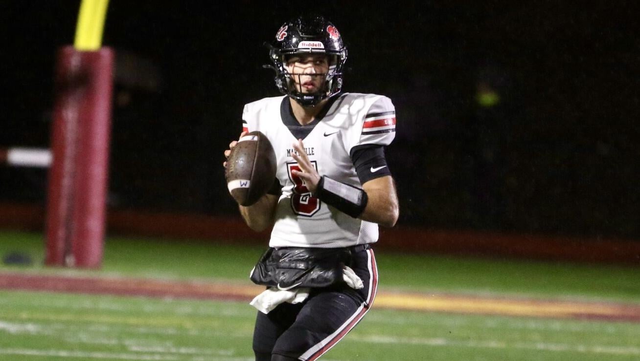 Jones' dual-threat performance leads Maryville football to dominant win